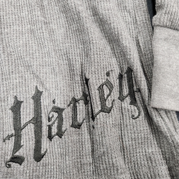 Genuine H-D Ladies LS pullover - Picture 4 of 6